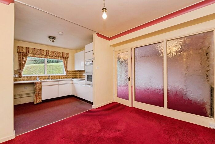 2 Bedroom Flat For Sale In Cliff Road, Budleigh Salterton, EX9