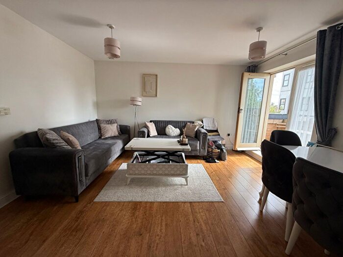2 Bedroom Flat To Rent In Orton Grove, Enfield, EN1