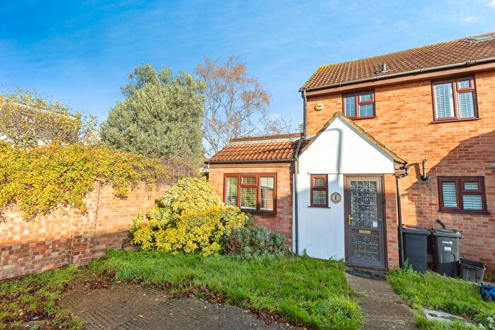 4 Bedroom Semi Detached House For Sale In Bronte Close, Ilford, IG2