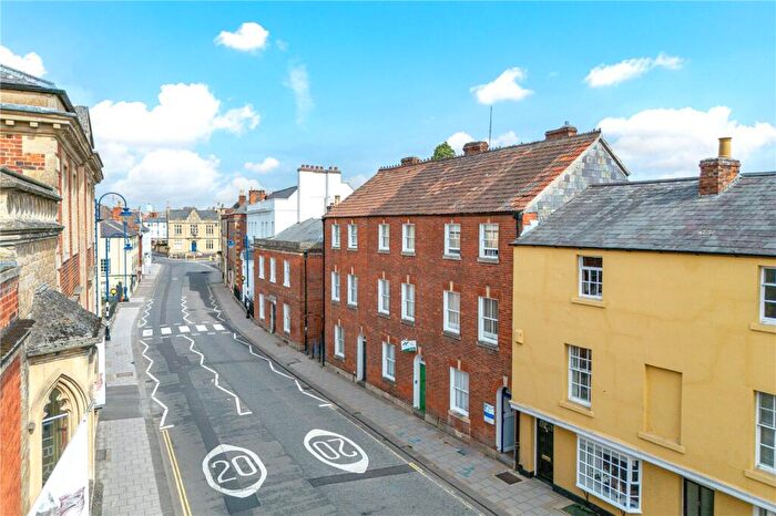 4 Bedroom Terraced House For Sale In Long Street, Devizes, Wiltshire, SN10