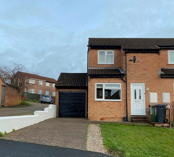 2 Bedroom Semi-Detached House To Rent In Stoat Park, Barnstaple, EX32