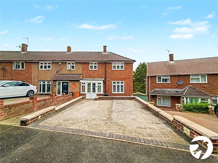 2 Bedroom End Of Terrace House For Sale In Binnacle Road, Rochester, Kent, ME1