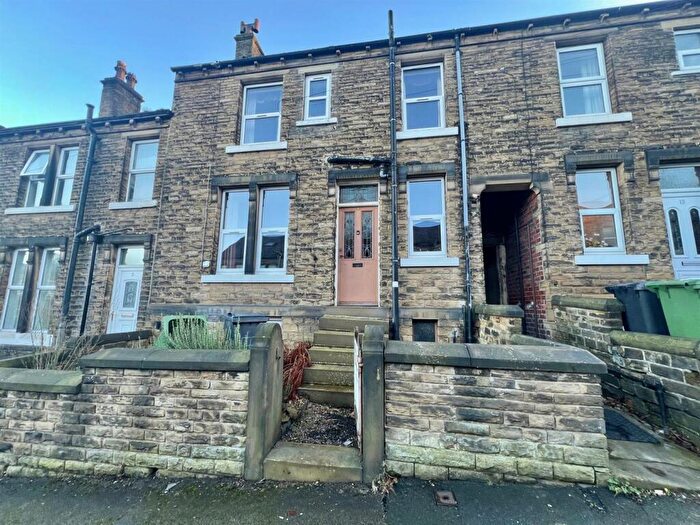 2 Bedroom Terraced House For Sale In Burbeary Road, Huddersfield, HD1