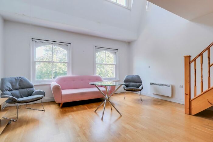 2 Bedroom Flat To Rent In Upper Street, London, N1