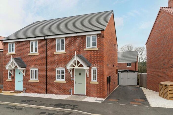 3 Bedroom Semi-Detached House For Sale In Pasture Way, Farnsfield, Newark NG22