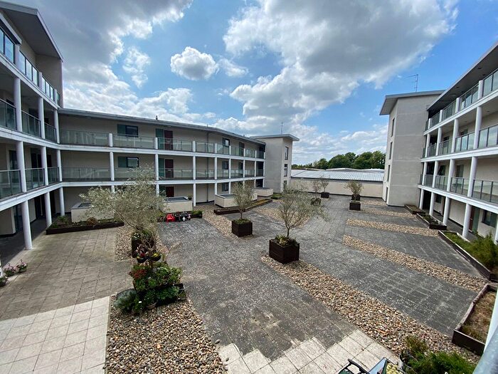 2 Bedroom Flat To Rent In Rollason Way, Brentwood, CM14