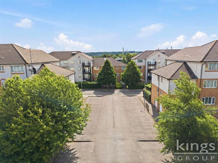 1 Bedroom Flat For Sale In Enstone Road, Enfield London, EN3