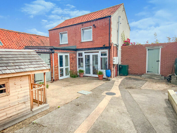 2 Bedroom Cottage For Sale In Main Street, Carlton-on-Trent, Newark, NG23