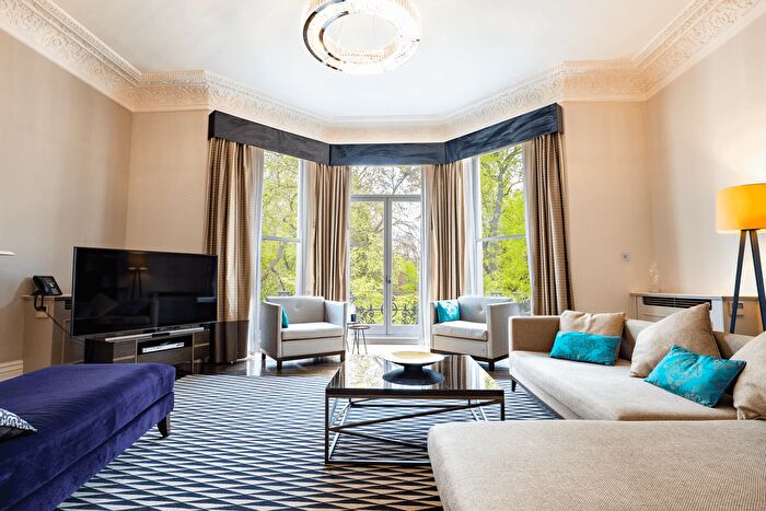 3 Bedroom Flat To Rent In Stanhope Gardens, South Kensington, London, SW7