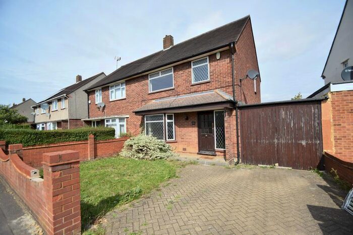 3 Bedroom Semi-Detached House To Rent In Southdrift Way, Luton, LU1