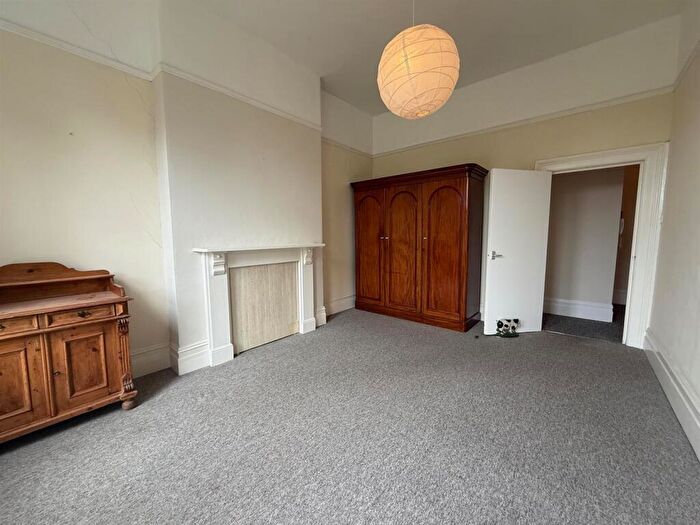 2 Bedroom Flat To Rent In Newbridge Hill, Bath, BA1