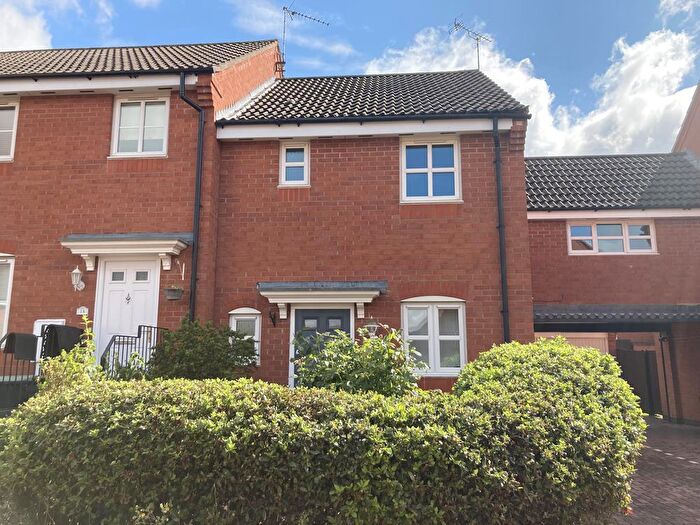 3 Bedroom Semi-Detached House To Rent In Maye Dicks Road, Rushden, NN10