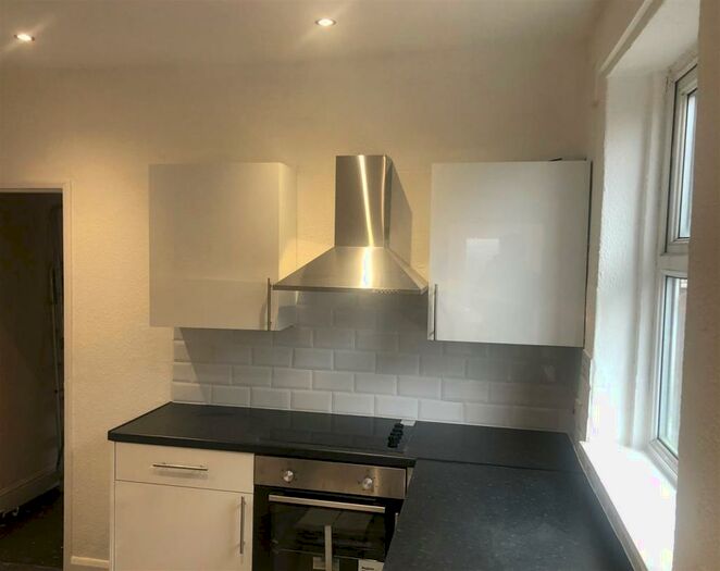 3 Bedroom Flat To Rent In Anlaby Road, Hull, HU3