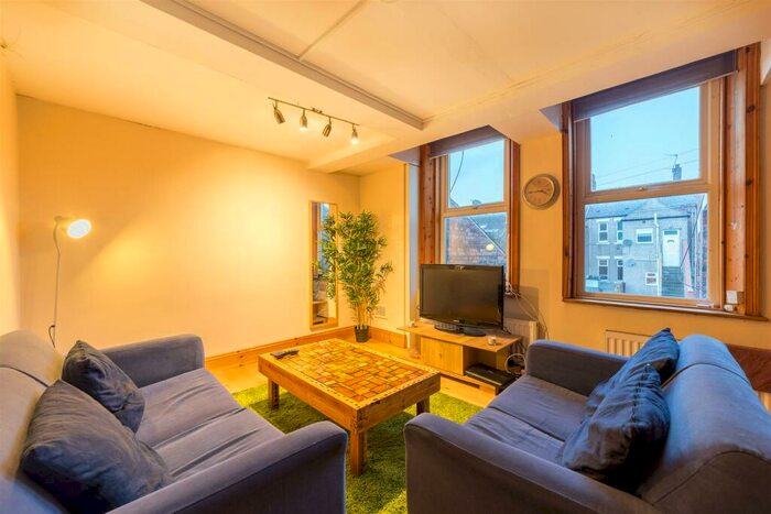 4 Bedroom Maisonette To Rent In £pppw - Tosson Terrace, Heaton, NE6