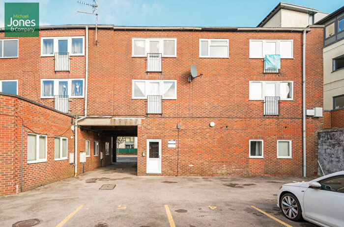 2 Bedroom Flat To Rent In Antonia Court, Terminus Road, Littlehampton, West Sussex, BN17