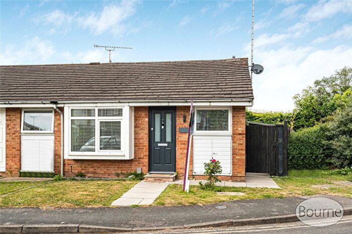 3 Bedroom Bungalow For Sale In Silversmiths Way, Woking, Surrey, GU21
