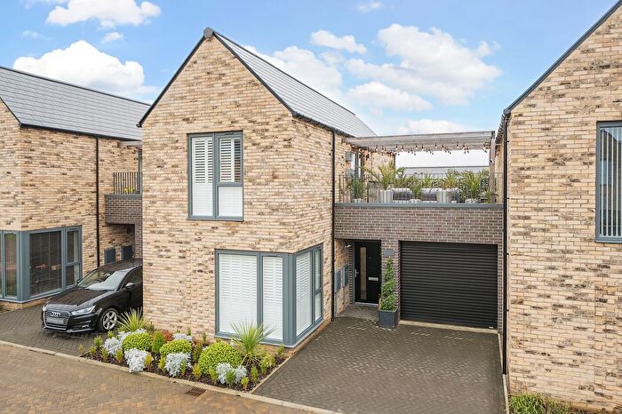 2 Bedroom Link Detached House For Sale In Fewston Drive, Harrogate, HG3