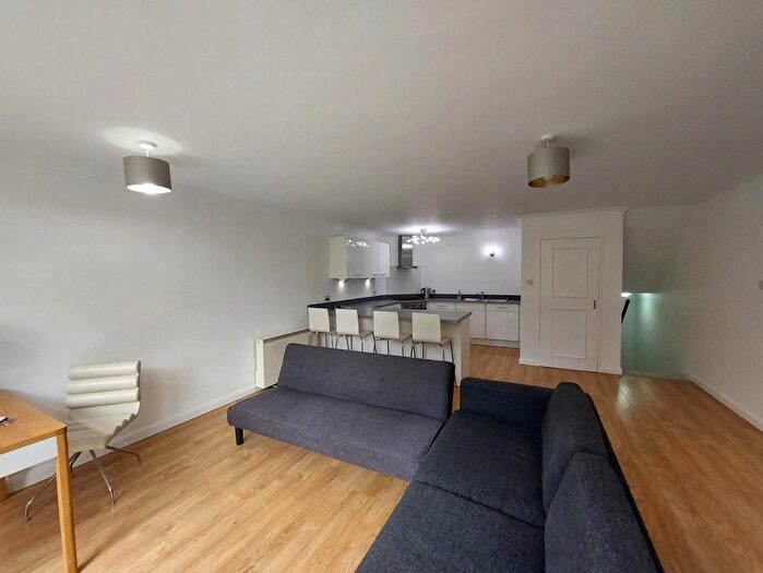 2 Bedroom Flat To Rent In Beecholme, Woodside Park Road, London, N12