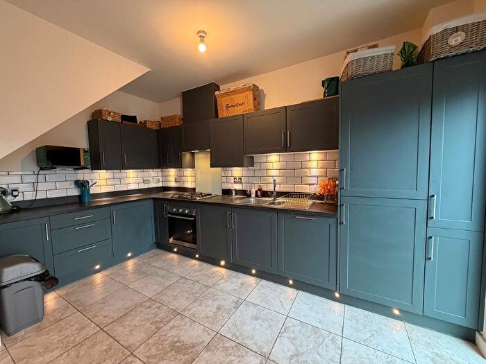 3 Bedroom Terraced House For Sale In Hawthorne Avenue, Hull, HU3