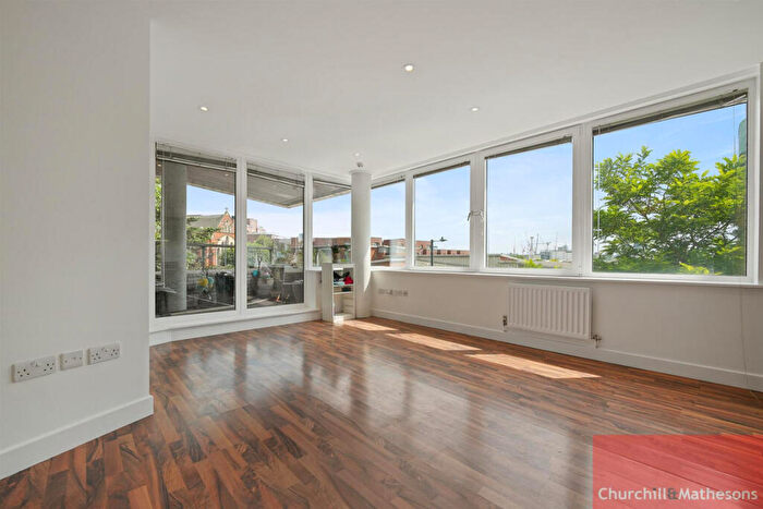 2 Bedroom Apartment To Rent In Hillside, London, NW10