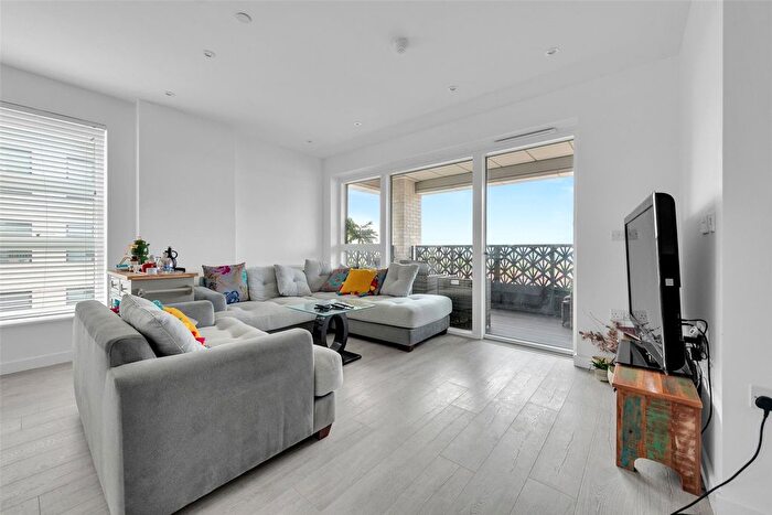 2 Bedroom Flat To Rent In Aberleigh Court, Regal Walk, Bexleyheath, Kent, DA6