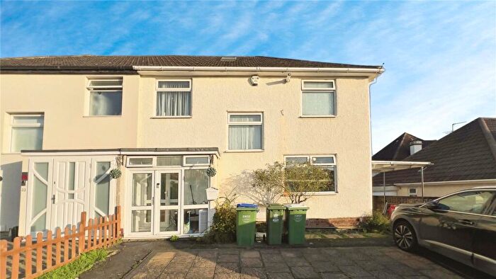 3 Bedroom Semi-Detached House To Rent In Pincott Road, Bexleyheath, DA6