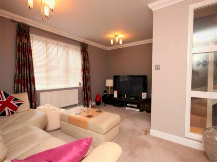 3 Bedroom Town House To Rent In Royal Victoria Park, Westbury On Tyrm, Bristol, BS10