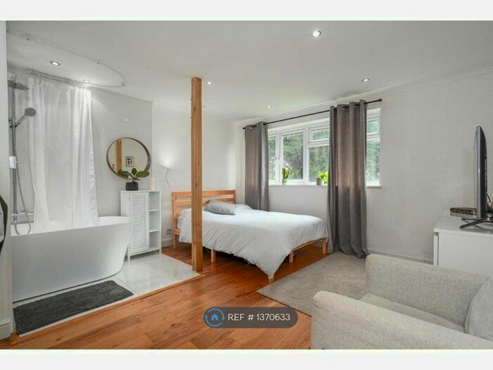 2 Bedroom Maisonette To Rent In Courtlands, Walton On Thames, KT12