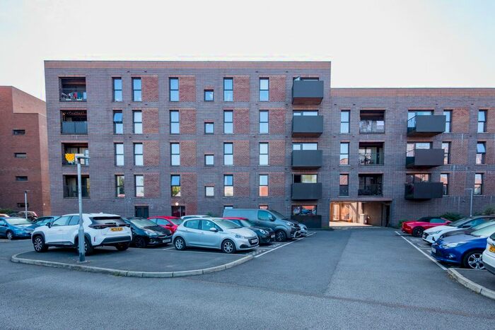 3 Bedroom Flat To Rent In Navigation Street, Manchester, M4