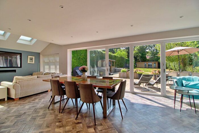 5 Bedroom Detached House For Sale In Reading Road, Winnersh, Wokingham, RG41