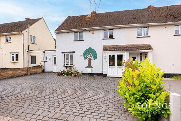 3 Bedroom Semi-Detached House For Sale In Green Road, Benfleet, SS7