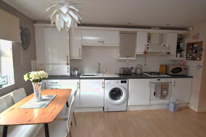 2 Bedroom Apartment For Sale In The Links, Howbeck Road, Oxton, CH43