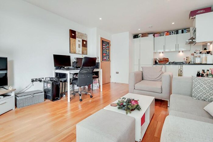1 Bedroom Flat To Rent In Millharbour, Canary Wharf, London, E14
