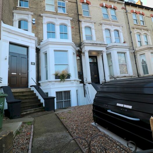 2 Bedroom Flat To Rent In Brixton Hill, London, SW2