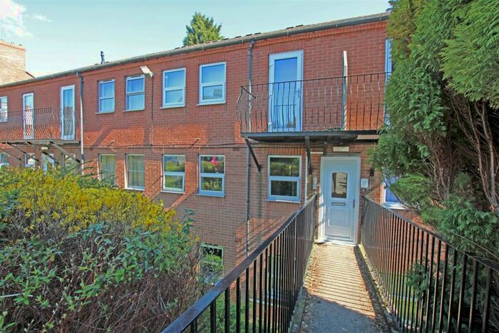 2 Bedroom Flat To Rent In Plowright Court, Woodborough Road, Mapperley, Nottingham, NG3