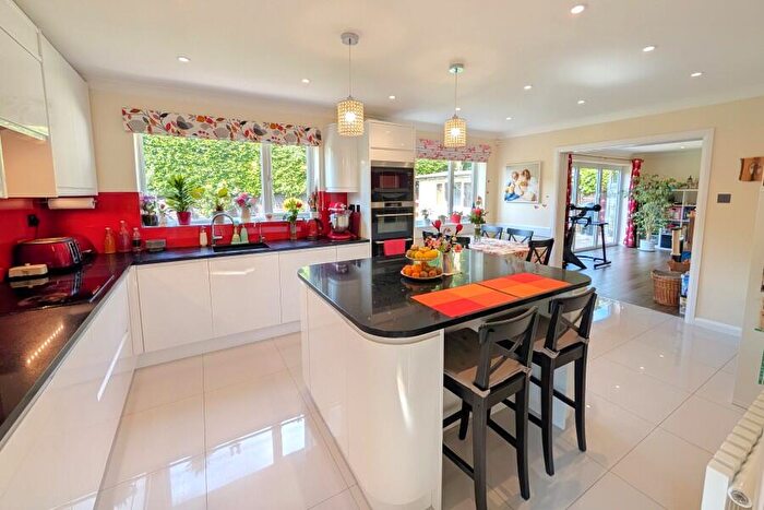 4 Bedroom Detached House To Rent In Woking, Surrey, GU22