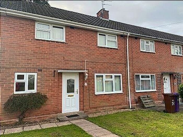 2 Bedroom Town House To Rent In St Philips Grove, Wolverhampton, WV3