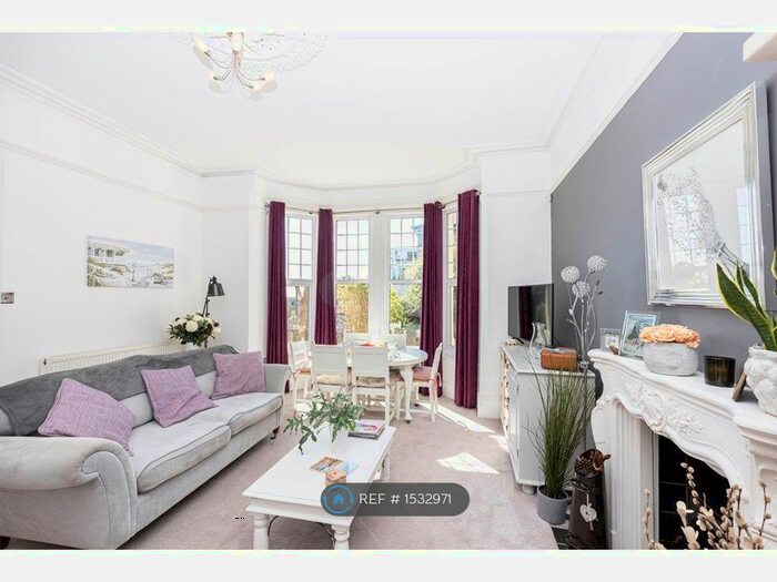 2 Bedroom Flat To Rent In Burnaby Road, Bournemouth, BH4