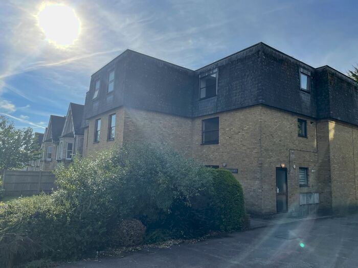 1 Bedroom Flat To Rent In Tockwith Court, Bayham Rd, Sevenoaks, TN13