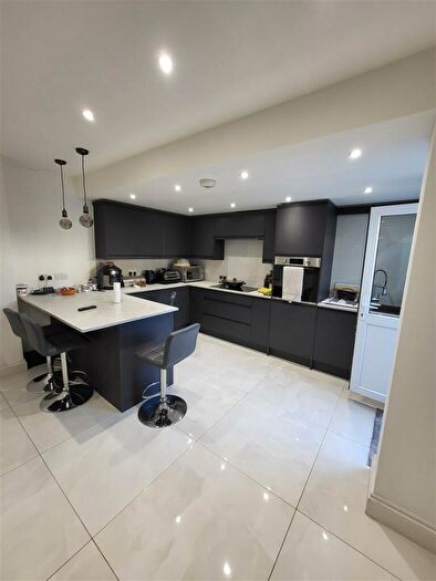 4 Bedroom House To Rent In Heverham Road, London, SE18