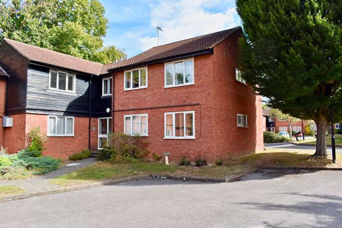 1 Bedroom Flat For Sale In Church Road, Great Bookham, KT23