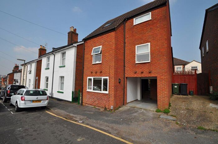 2 Bedroom Maisonette To Rent In Onslow Road, Guildford, Surrey, GU1