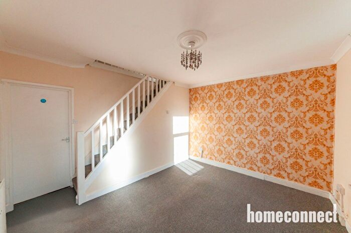 3 Bedroom Terraced House To Rent In High Road, Romford, RM6