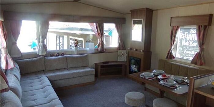2 Bedroom Mobile/park Home For Sale In Hillway Road, Bembridge, PO35