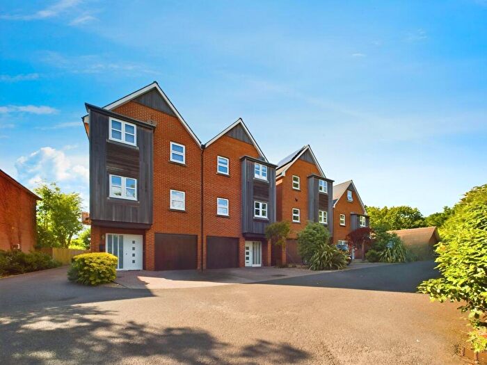 4 Bedroom Town House For Sale In St Marys Road, Netley Abbey, Southampton, SO31