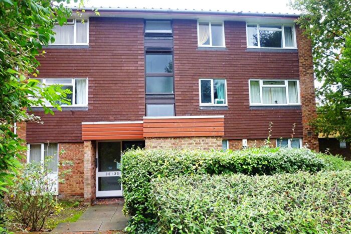 2 Bedroom Apartment To Rent In Garrick Crescent, Croydon, CR0