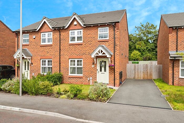 3 Bedroom Semi-Detached House For Sale In Granary Square, Aspull, Wigan, Greater Manchester, WN2