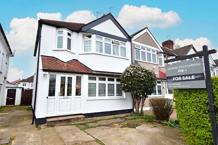 3 Bedroom End Of Terrace House For Sale In Brook Drive, Harrow, HA1