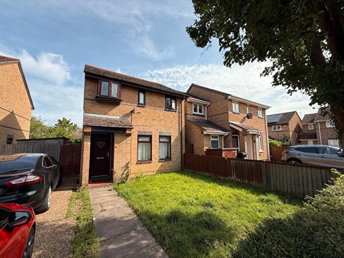 3 Bedroom Detached House To Rent In Loughton, MK5