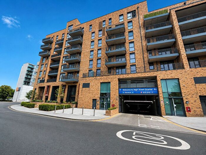 3 Bedroom Detached House For Sale In Alexandra Road, Hounslow, Greater London, TW3